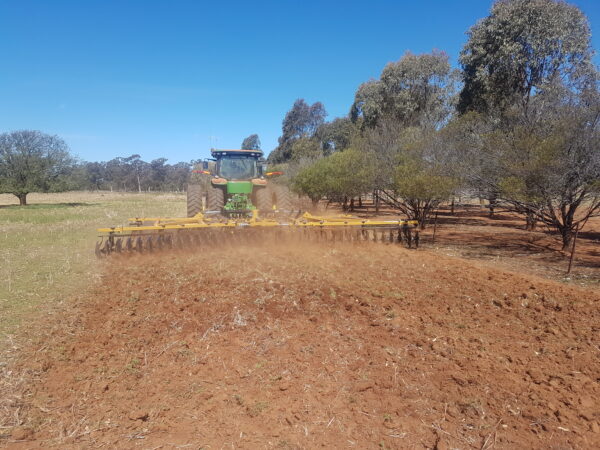 Taylor-Way 580 Tandem Disc Harrow 68 Plate Demonstration