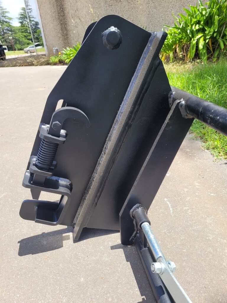 John Deere to EURO Hitch Loader Attachment King Kutter